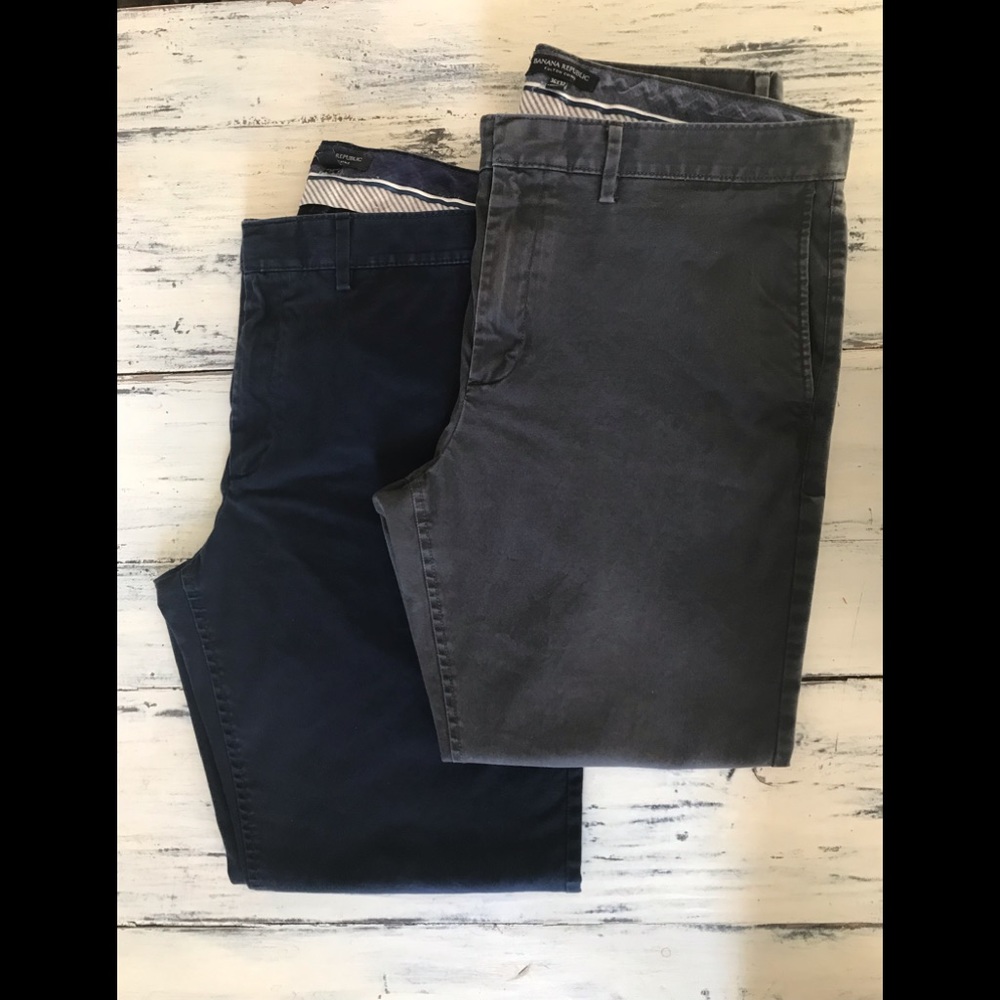 Banana Republic 36x32 Emerson khakis navy only!